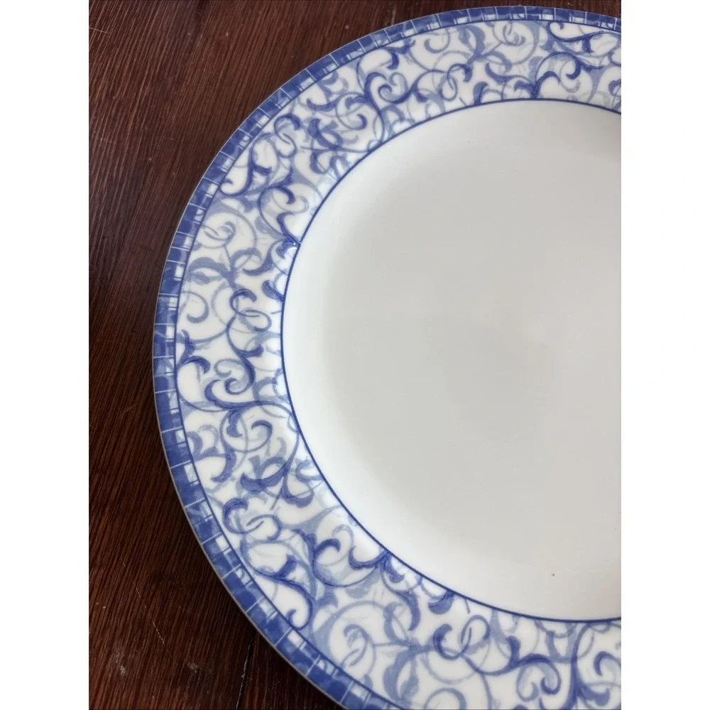 Porcelain Oneida Table Trends Blue‎ Heather Dinner Plate 10.5